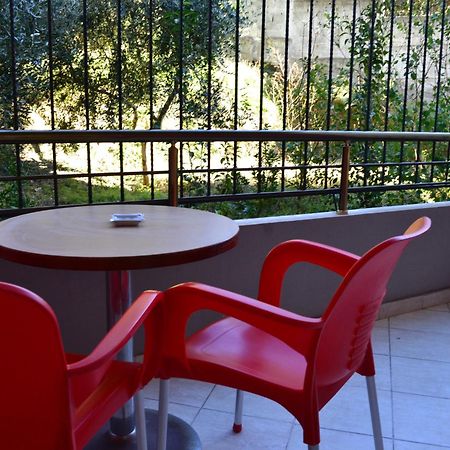 Seashell Art Decor Studio & Parking Vlore Bagian luar foto
