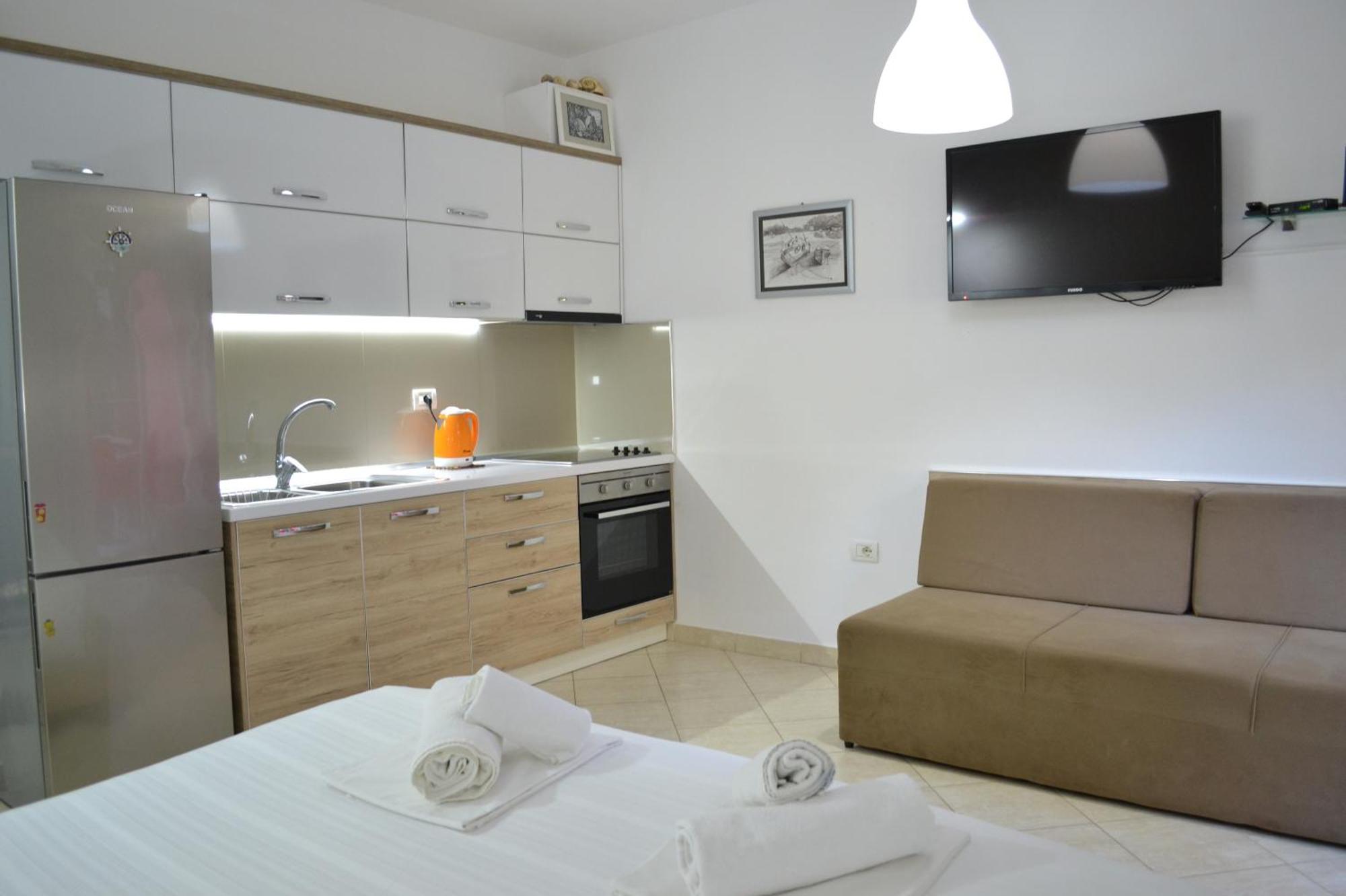 Seashell Art Decor Studio & Parking Vlore Bagian luar foto