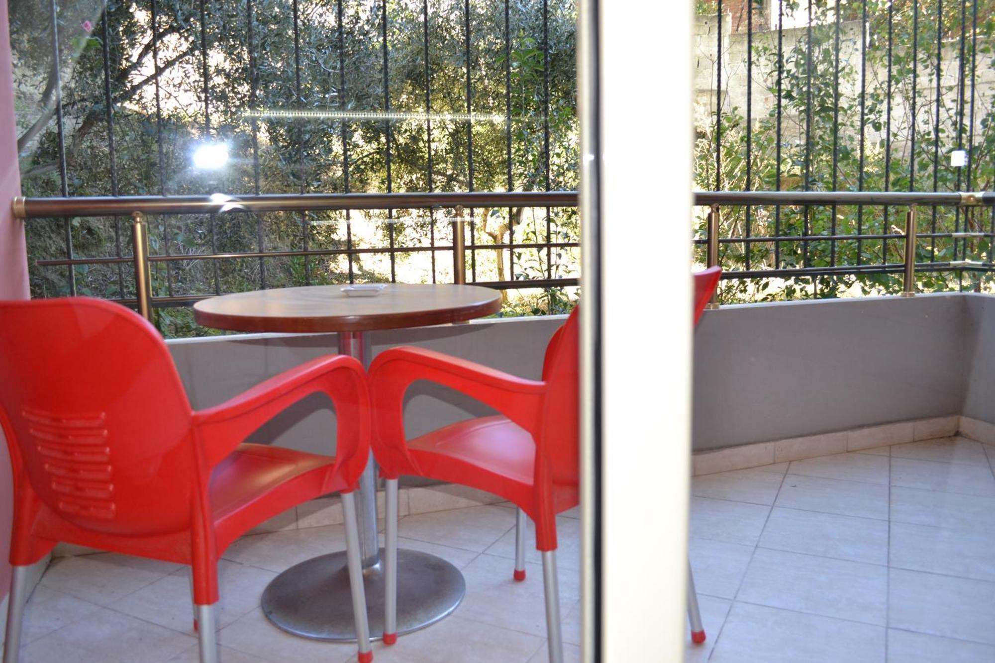 Seashell Art Decor Studio & Parking Vlore Bagian luar foto